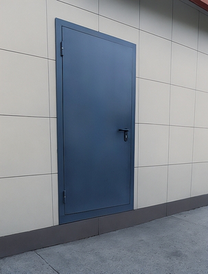 Дверь на запасном выходе