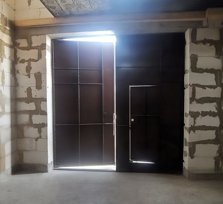 Ворота коричневого цвета