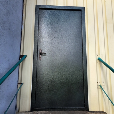 Порошковая техническая дверь