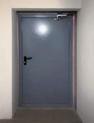 В подъезде МКД