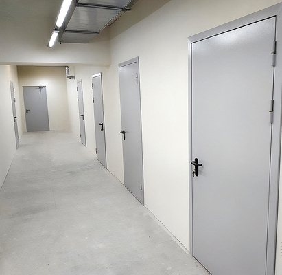 Установленные однопольные двери Установленные однопольные двери