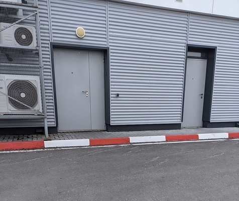 Стальные двери для заправки