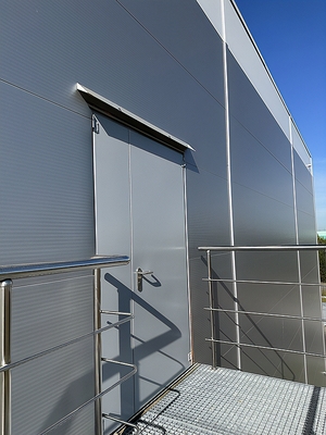 Дверь в складское помещение Дверь в складское помещение