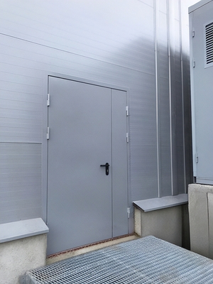 Серая полуторная дверь Серая полуторная дверь