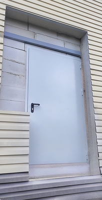 Дверь EI-60 после монтажа Дверь EI-60 после монтажа