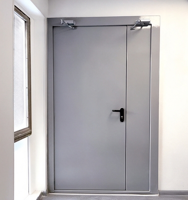 Дверь серого цвета Дверь серого цвета