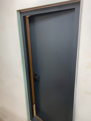 Дверь с обратной стороны