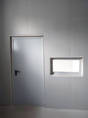 Дверь в рентгенкабинет