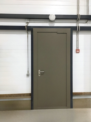 Металлическая огнеупорная дверь