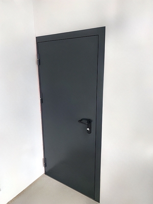 Темно-серая дверь ei-60