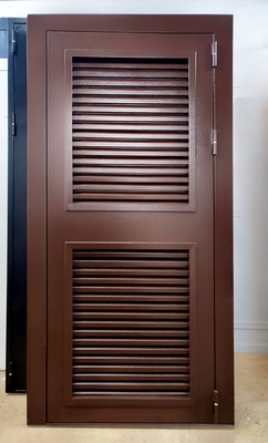 Дверь с жалюзийной вентиляцией Дверь с жалюзийной вентиляцией