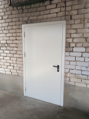 Дверь для технического помещения