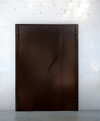Коричневая стальная дверь Коричневая стальная дверь