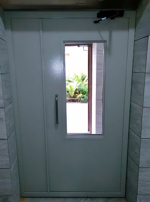 Дверь с остеклением в МКД Дверь с остеклением в МКД