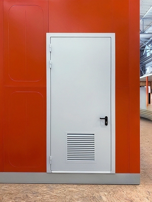 Огнестойкая дверь с решеткой жалюзи