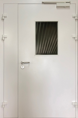 Полуторная противопожарная дверь с остеклением ei-60 и двухсекционными петлями