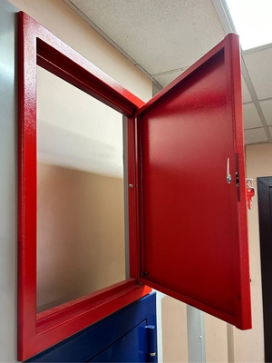 Ревизионный красный люк